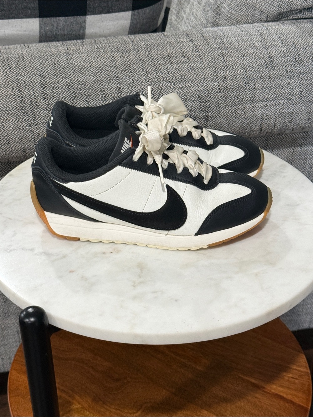 Nike Pacific Leather size 6